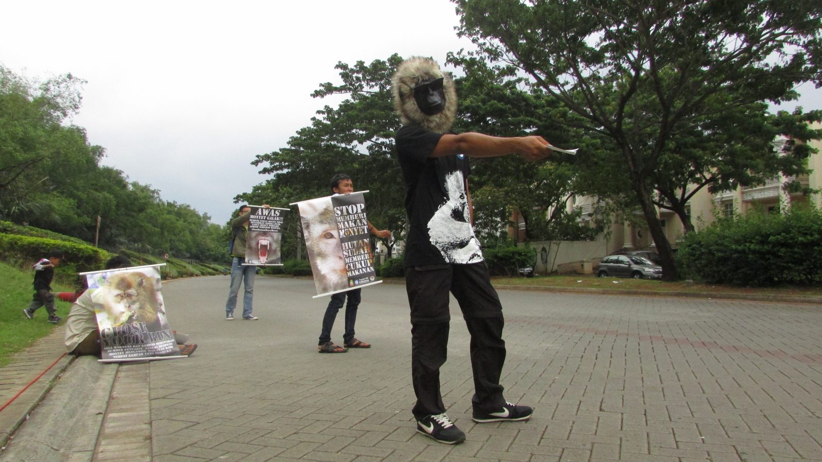 Kampanye ‘Stop Memberi Makan Monyet’ di kawasan Muara Angke